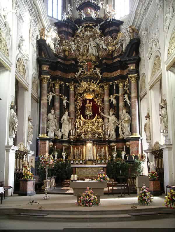 An der Oberen Pfarre findet das alljährliche Silvesterkonzert statt.