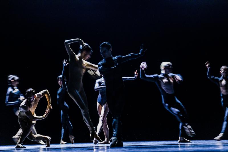 Szenenfoto von „Oval“