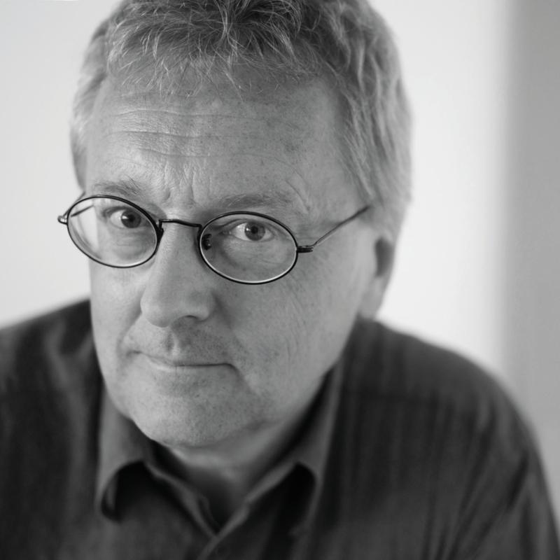 Helmut Haberkamm präsentiert am 9. März „Der Baron im Blauen Haus“