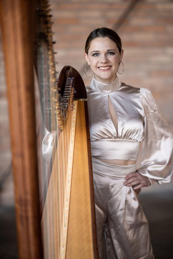Annalena Storch tritt in Schonungen bei Kultur hinter alten Mauern auf