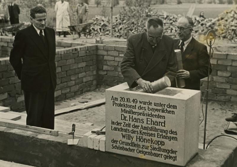 Grundsteinlegung für die Siedlung der Schönbacher Geigenbauer