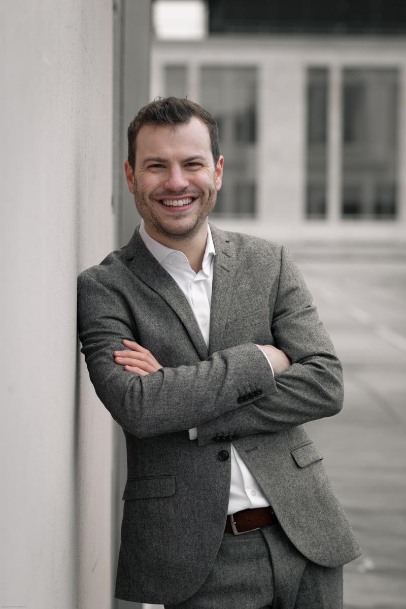 Michael Riedel begleitet das Konzert am 25. Mai an der Orgel