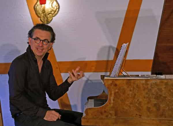 Daniel Heide, exzellenter Liedbegleiter, Initiator und künstlerischer Leiter der Reihe "Der Lyrische Salon"