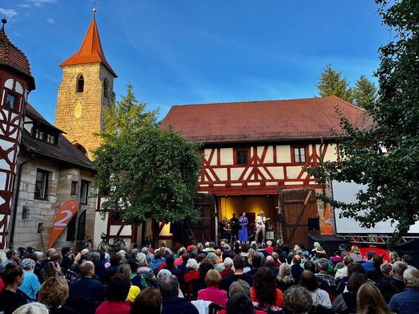 Auf der Sommer-in-Lauf-Bühne 2023: Bourbon Street & Die Nachtigallen