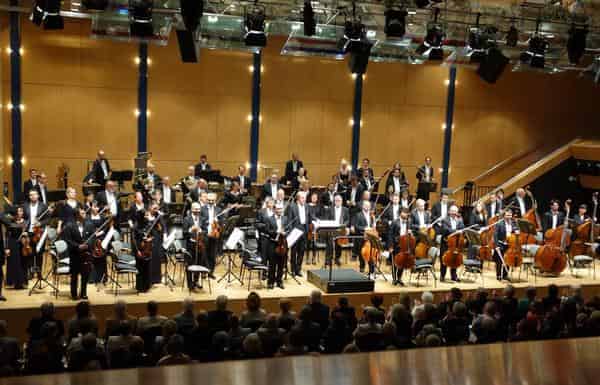 Hofer Symphoniker unter der Leitung von Albrecht Mayer 