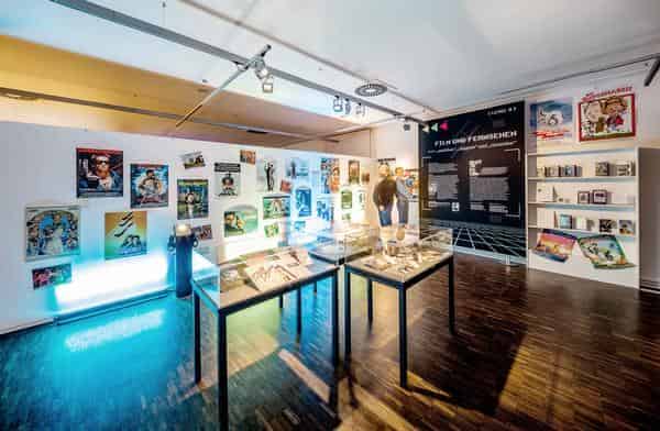 Blick in die Ausstellung "Zurück in der 80er" im Stadtmuseum Amberg