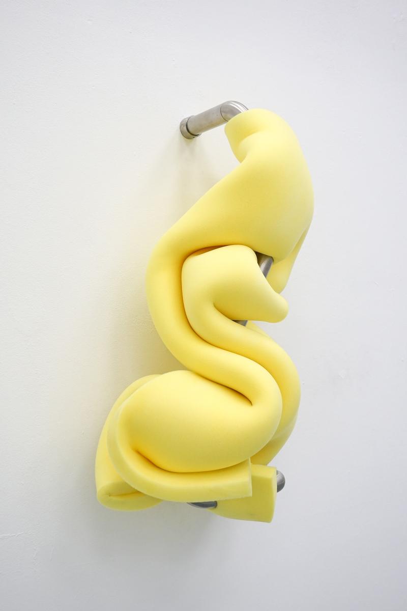 Jakob Limmer SONNENGLÜCK 9 (gelb) 2025 Edelstahl, Polyurethan, Pigment 90 x 50 x 40 cm