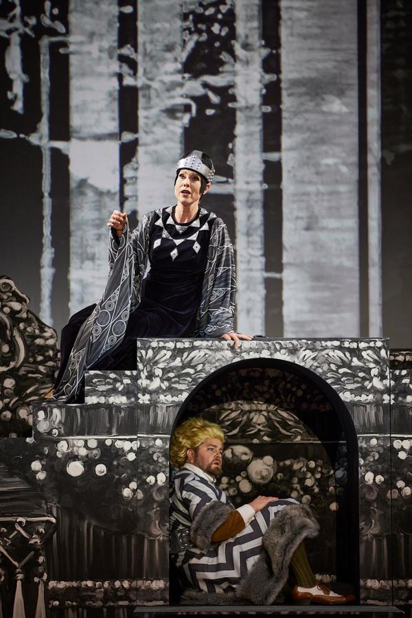 Staatstheater Nürnberg Oper „Parsifal“ Oper von Richard Wagner, im Bild (v.l.n.r.): Anna Gabler, Tadeusz Szlenkier