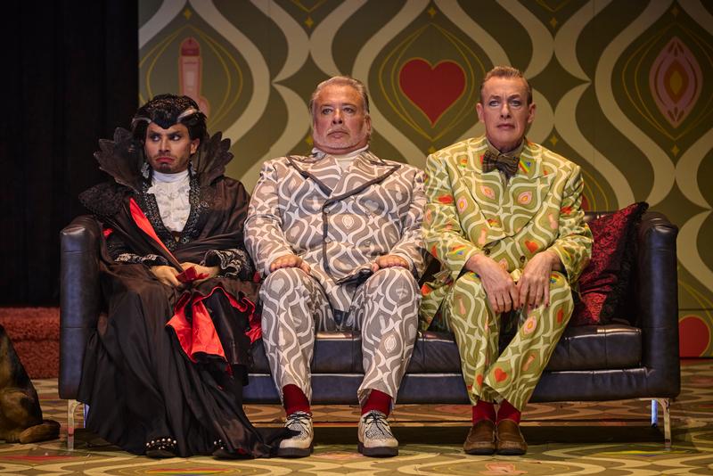 Szenenbild „La Cage aux Folles“ am Staatstheater Nürnberg