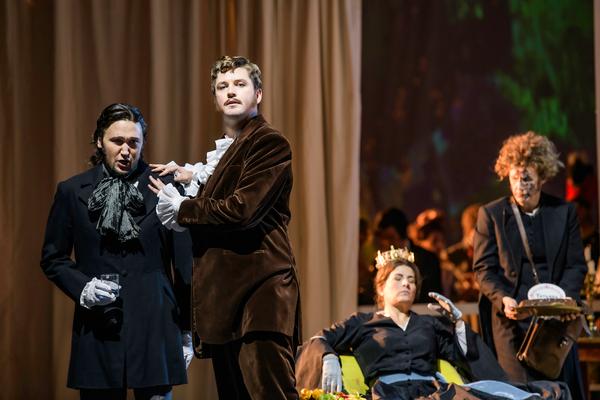 Das Staatstheater Nürnberg präsentiert die Oper „Eugen Onegin“