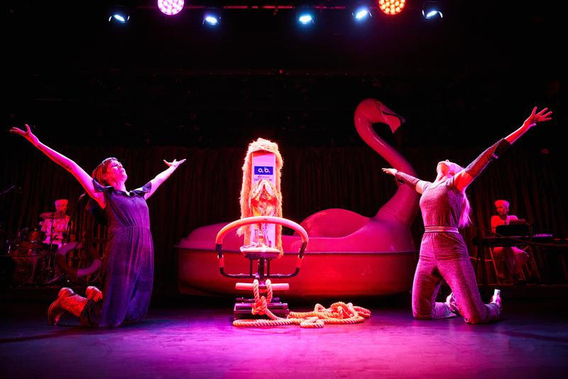 &bdquo;Der Ur&shy;sprung der Liebe&ldquo; am Staatstheater N&uuml;rnberg
