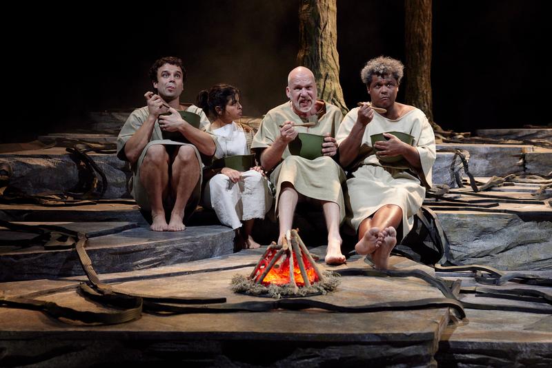 Staatstheater N&uuml;rnberg: &bdquo;Die Erfindung der Schuhe, Im Bild (v.l.n.r.): Alban Mondschein, Valentina Sch&uuml;ler, Stephan Sch&auml;fer, Amadeus K&ouml;hli