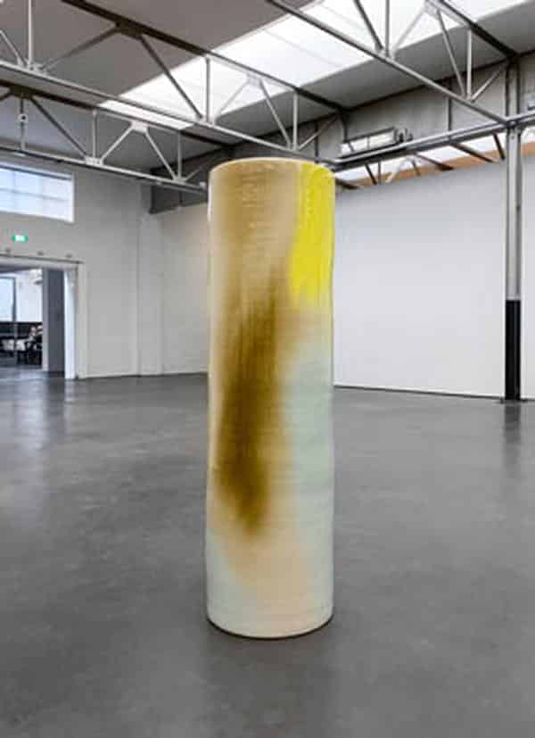 column golden beryl, 148x47cm, Keramik,2018