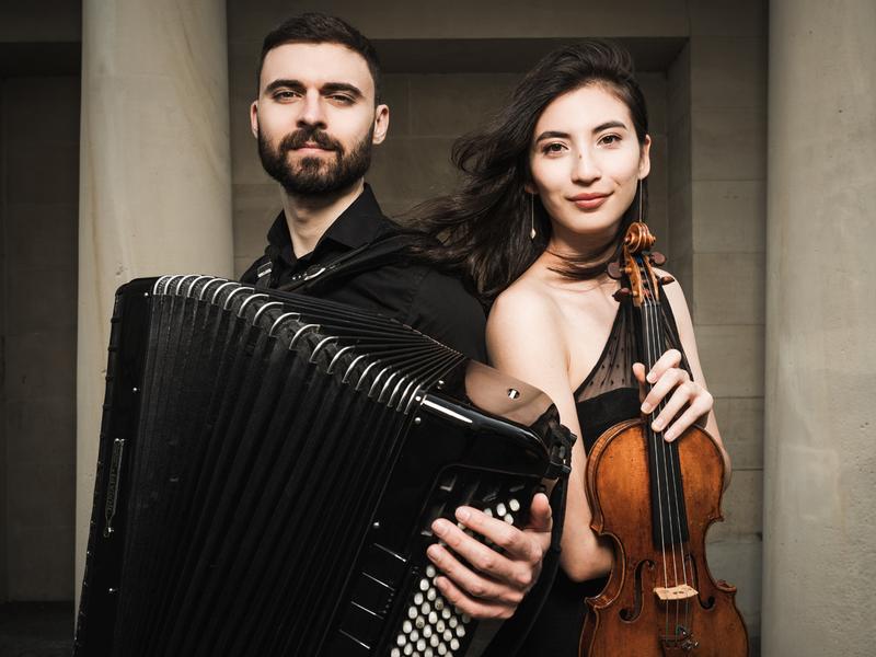 Das Duo StringBreeze ist am 24. Oktober im Schüttbau zu Gast