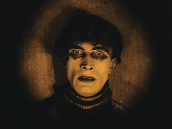 Robert Wiene, Filmstill: Das Cabinet des Dr. Caligari, 1920; Friedrich-Wilhelm-Murnau-Stiftung, Wiesbaden © Courtesy of Friedrich-Wilhelm-Murnau-Stiftung, Wiesbaden / Institut für Kulturaustausch, Tübingen