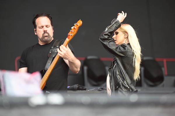 Frontfrau Taylor Momsen und The pretty Reckless hatten die undankbare Aufgabe, aufzuwärmen. Sie taten es grundsolide