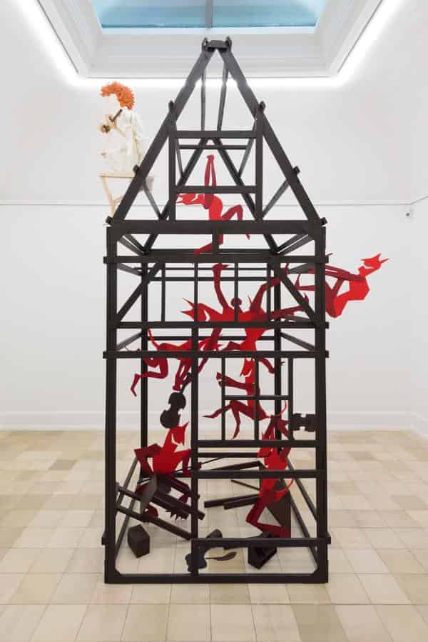 Claus Richter Rooftop Melody (right), 2019 (Detail) Holz, Acrylfarbe, Stoff, ca. 368 x 150 x 150 cm; Privatsammlung