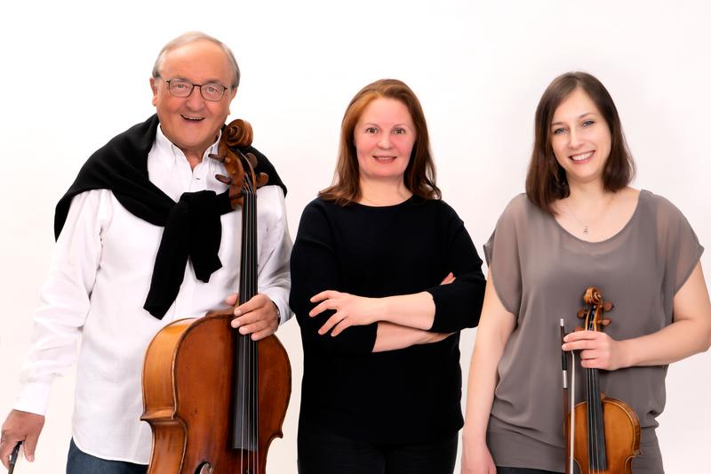 Das Trio Aureum mit Natalia Solotych, Michaela Reichel Silva und Karlheinz Busch
