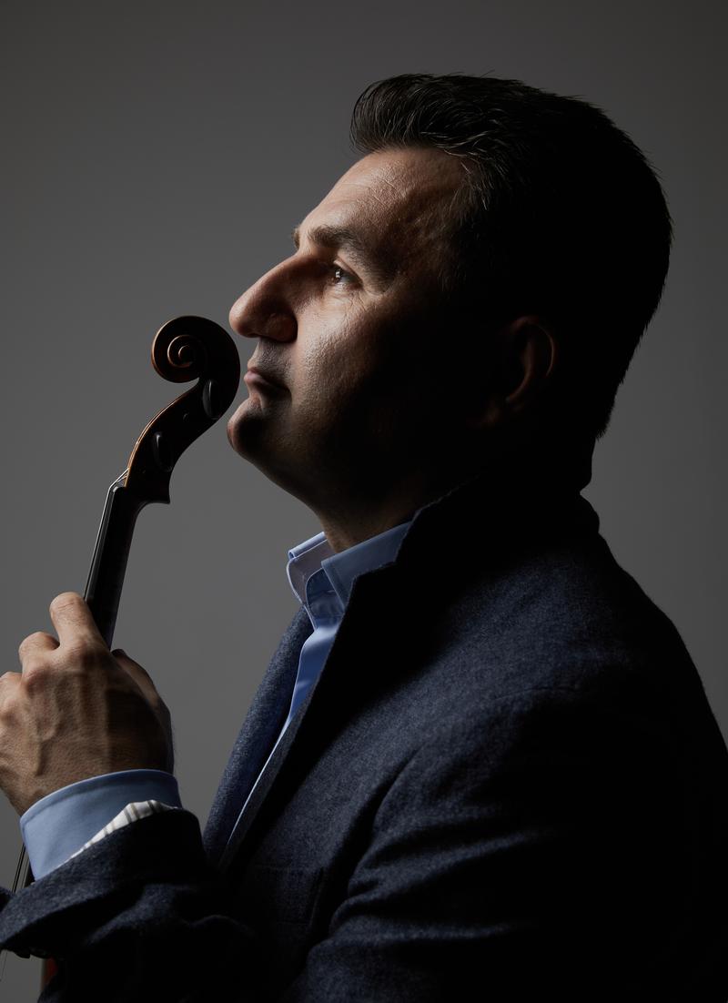 Vladik Otaryan, Orchesterleiter der Philharmonie der Solisten