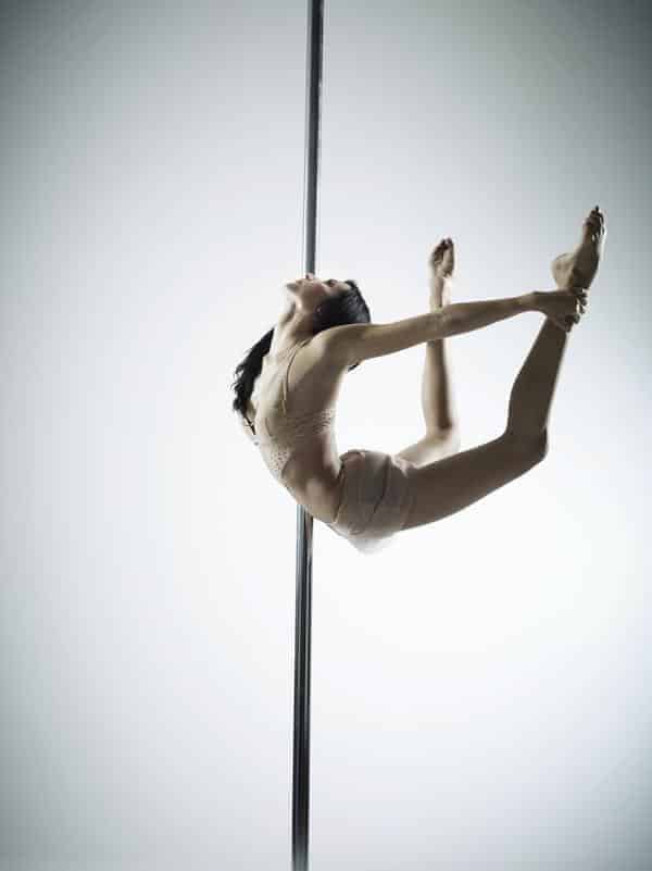 Winter Varieté-Vertikal-Dance-Performance-3