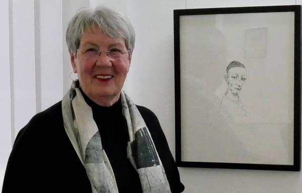 Stefanie Barbara Schreiner in der Ausstellung