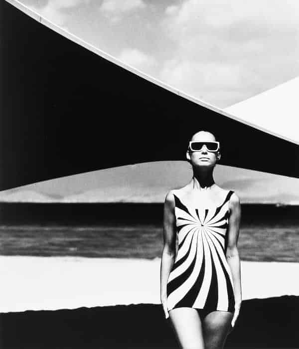 09 Gundlach, F.C., Op Art Design auf einem Badeanzug, 1966 (1989)