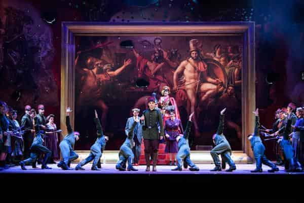Matteo Ivan Raši? (Fritz), Gunnar Frietsch (Baron Puck), Juan Carlos Falcón (Großherzogin), Sigrid Hauser (Erusine von Nepomukka), Chor, Ballett und Statisterie des Staatstheaters am Gärtnerplatz