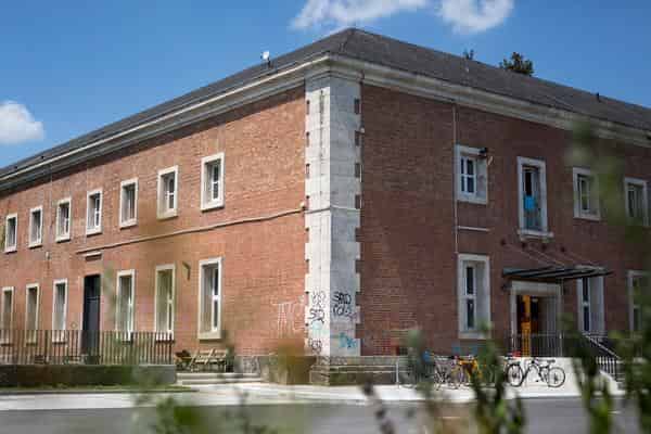 Z-Bau, Außenansicht